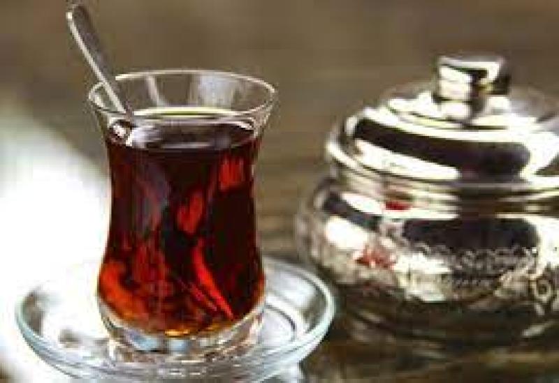 صحة وطب  تناول أكثر من كوبين شاي يوميًا يقلل من خطر الموت المفاجئ