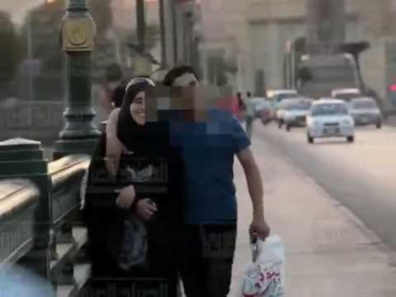 لقطة من فديو علي الكوبري
