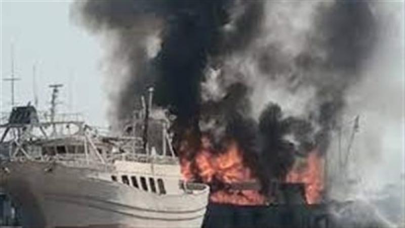 حريق يلتهم المراكب والسفن بميناء الأتكة في السويس
