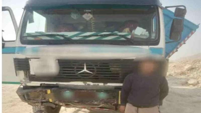 مصرع وإصابة شخصين في حادث اصطدام نقل بمقطورة وسيارة بـ 15 مايو