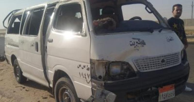 إصابة 10 أشخاص نتيجة تصادم سيارة مع توك توك بوصلة أبو سلطان في الإسماعيلية