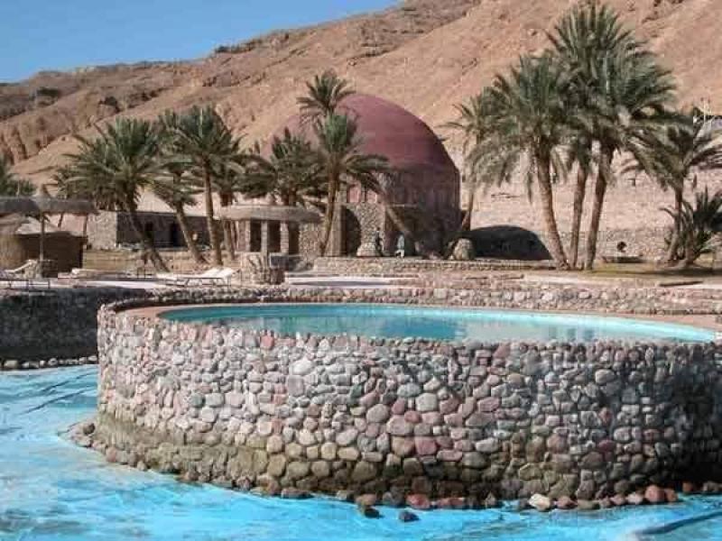 حمام فرعون في جنوب سيناء: وجهة سياحية طبيعية تجذب الزوار بمياهها الكبريتية العلاج