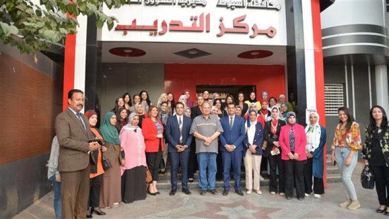 محافظ أسيوط يشهد انطلاق البرنامج التدريبي المرأة تقود في المحافظات المصرية