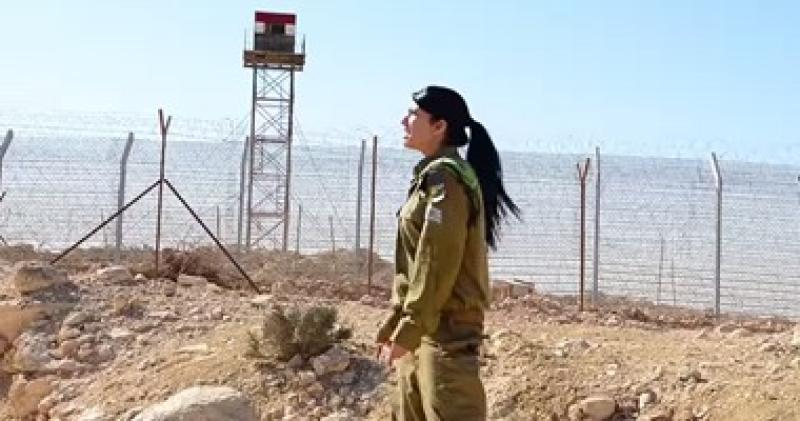 مجندات اسرائيل علي حدود غزة