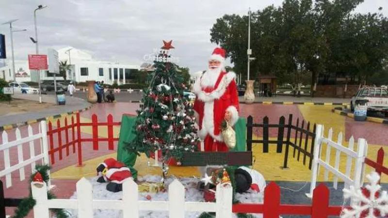 شرم الشيخ تستعد للاحتفال بالكريسماس.. إضاءة الميادين وتزيين الشوارع (صور)