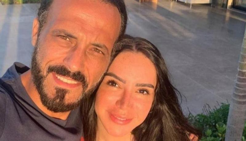 يوسف الشريف وإنجي علاء يعلنان الانفصال بعد 14 عامًا من الزواج