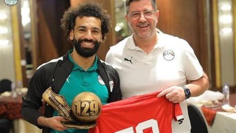 فيتوريا ومحمد صلاح