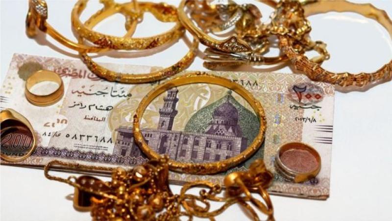 تذبذب الأسواق المصرية: الذهب يرتفع والدولار يتأرجح-تفاصيل