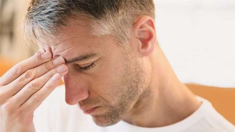 11 سببًا للإصابة بالصداع في أعلى الرأس