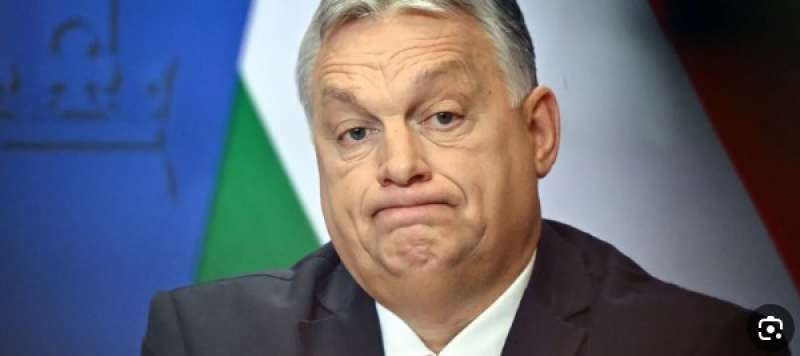 الحمام الأغلى في التاريخ: كيف تحول غياب رئيس وزراء هنغاريا إلى صفقة بعشرة مليارات يورو