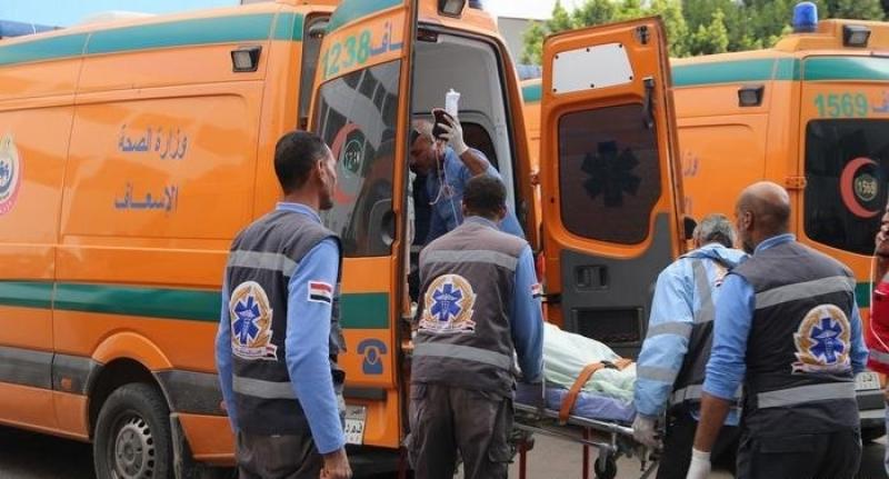 إصابة 8 سيدات في حادث انقلاب سيارة ربع نقل بالشرقية