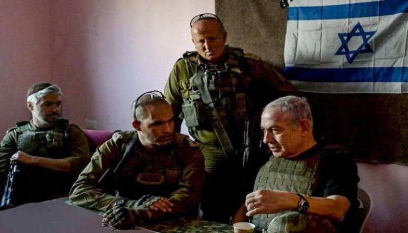 نتنياهو وسط جنود وقادة بالجيش