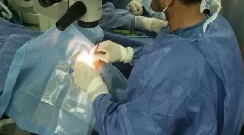 فريق طبي ينجح في إنقاذ شاب من العمى بمستشفى الجامعى سوهاج