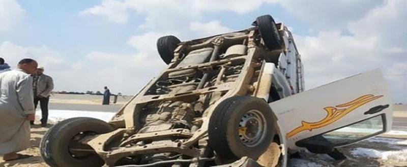 مصرع عامل وإصابة 8 في انقلاب سيارة علي طريق الروبيكي- بدر
