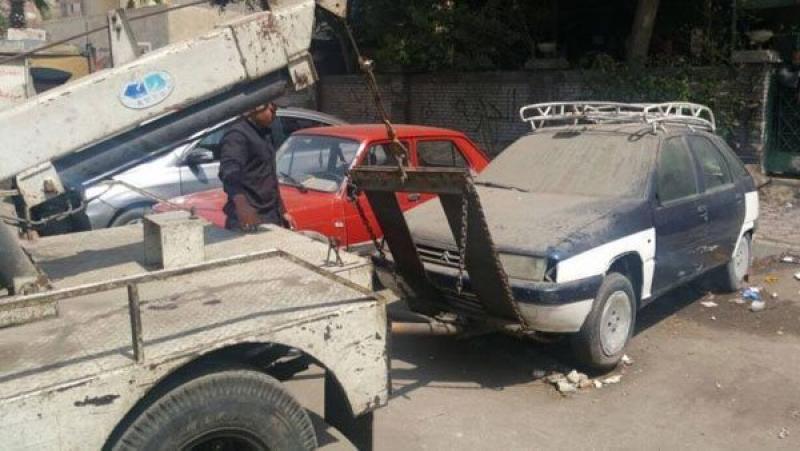 عنوان رئيسي: حملة أمنية مكثفة لرفع السيارات المتروكة واستعادة الانضباط في شوارع القاهرة