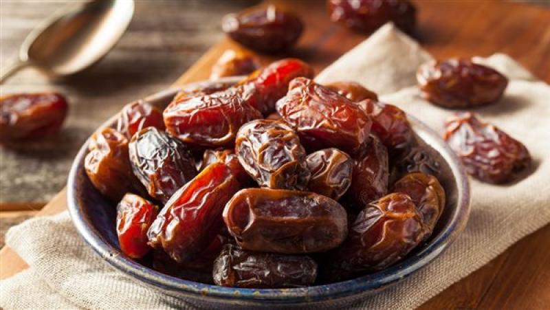 الصحة العالمية تنصح بتناول التمر على الإفطار في رمضان لهذا السبب