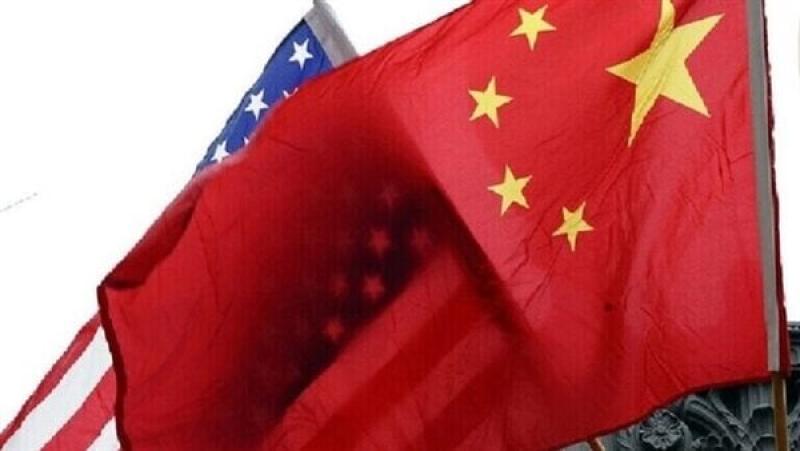 علم امريكا والصين