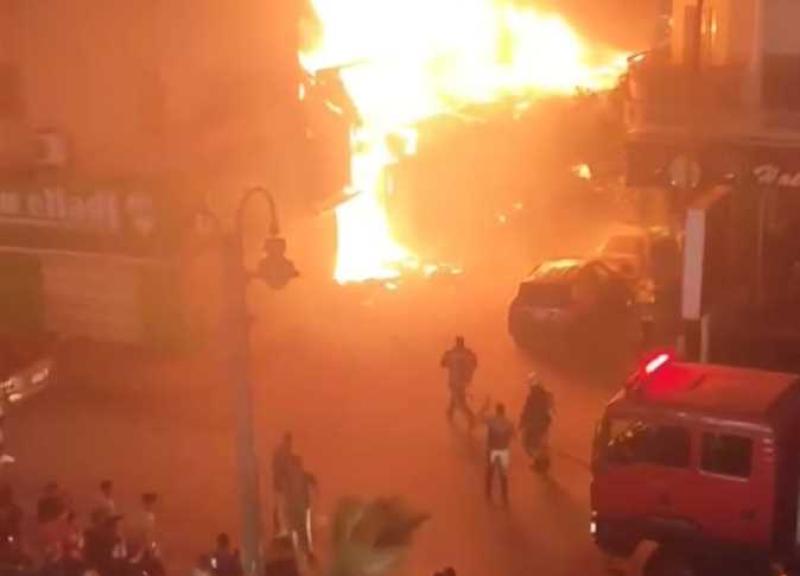 السيطرة على حريق هائل بشارع السماليهي في البيطاش بالإسكندرية دون وقوع إصابات