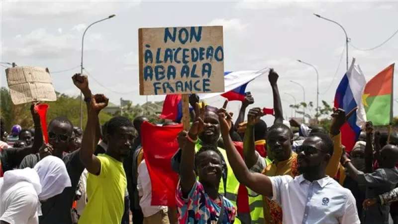 بعد طرد دبلوماسيين فرنسيين من بوركينا فاسو..الحكومة الفرنسية ترد