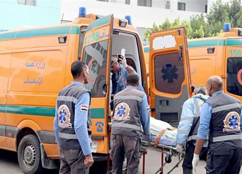 مصرع شخص وإصابة 22 في حادث تصادم ميني باص مع لودر بالشرقية