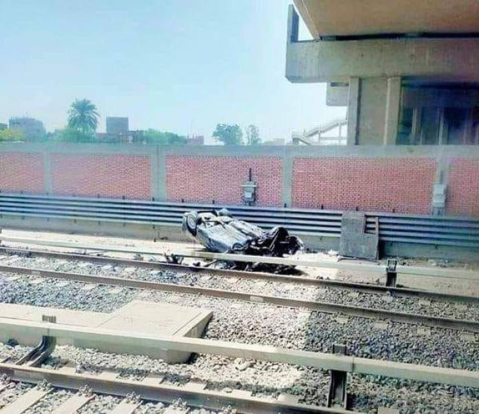 سقوط سيارة من فوق كوبري  إلى محطة مترو روض الفرج: إصابة قائد السيارة واستمرار حركة المترو