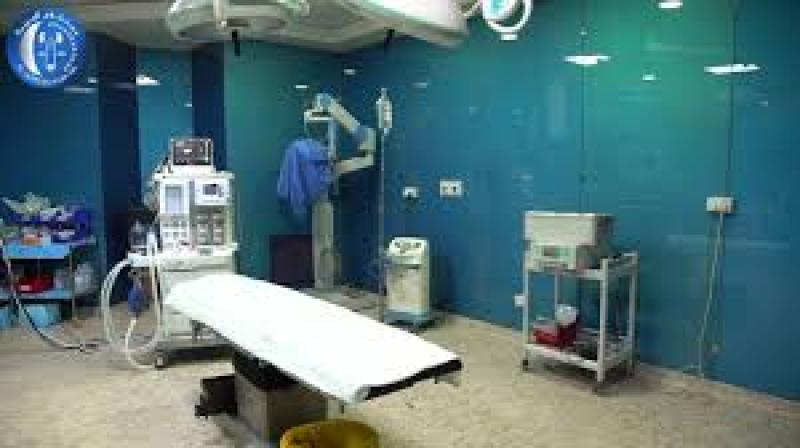 فضيحة طبية في اسون:طبيب يترك فوطةوأدوات العملية الجراحية في بطن مريضة