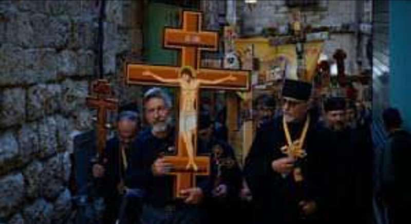 الكنيسة المصرية تتشح بالسواد في الجمعة العظيمة
