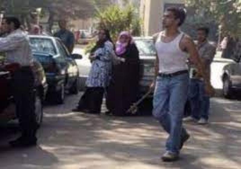 مشاجرة عنيفة في الهرم: 5 مصابين بسبب ركنة سيارة