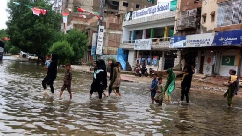 مصرع 14 شخصا جراء الأمطار والفيضانات في باكستان