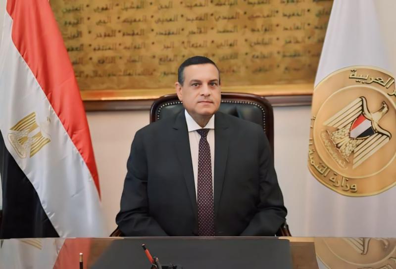 اللواء هشام آمنه وزير التنمية المحلية 