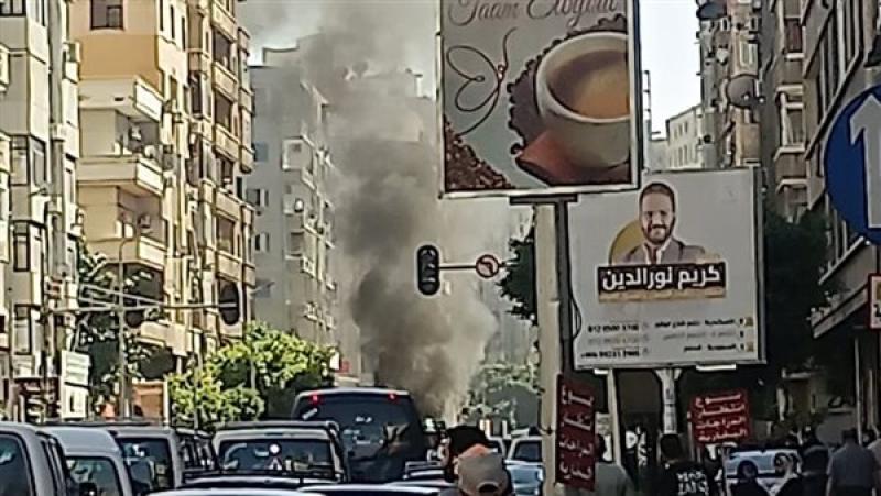 تفحم سيارة بمنطقة رشدى شرق محافظة الإسكندرية