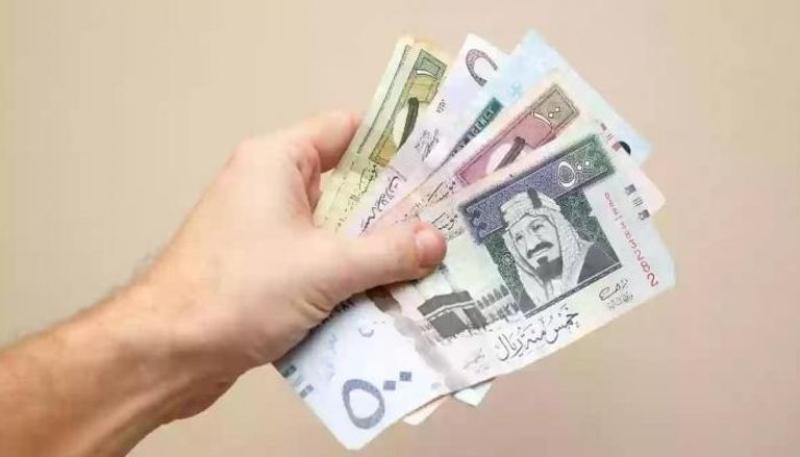 تراجع سعر الريال السعودي مقابل الجنيه المصري في بداية تعاملات اليوم