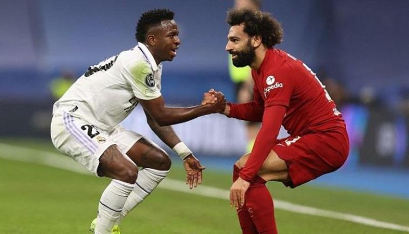 هل يكتب محمد صلاح فصلاً جديداً مع ريال مدريد؟ منافسة بين الدوري السعودي وريال مدريد