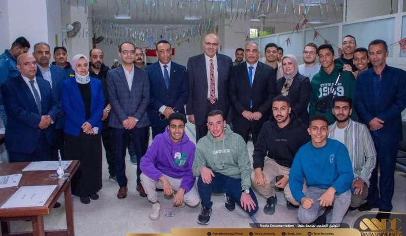 رئيس جامعة طنطا يتفقد انتخابات الاتحادات الطلابية