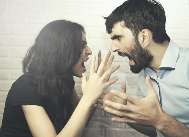 دعوى طاعة في محكمة الأسرة: زوج يتهم زوجته بالضرب ورفض العمل