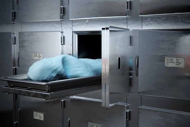 بسبب خلاف على بنطلون جينز.. مقتل شاب طعنا أمام منزل شقيقته بحلوان