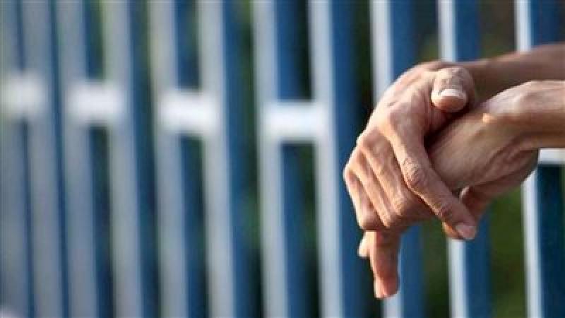 حبس متهم بقتل ابنة شقيقه وإصابة والدها فى مشاجرة بالعاشر من رمضان