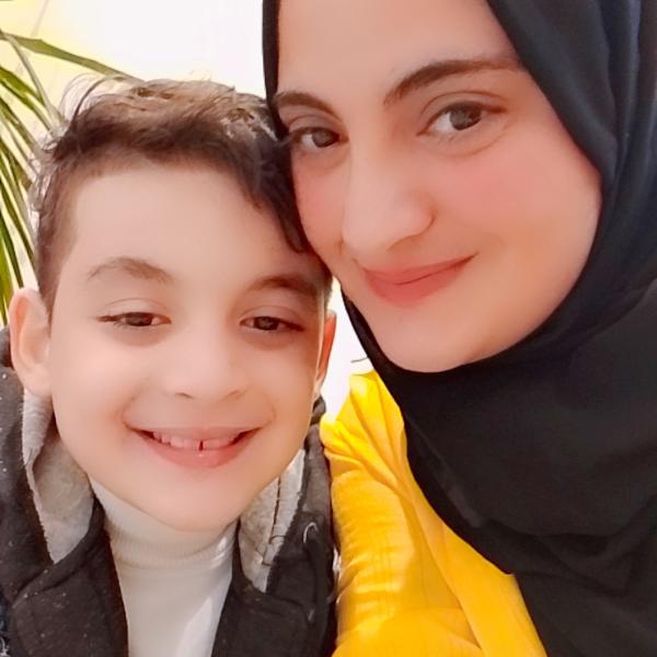 شاهد صرخة أم : ”ابني بيموت بالبطيء”.. مأساة طفل الدقهلية المصاب بمرض نادر -فيديو