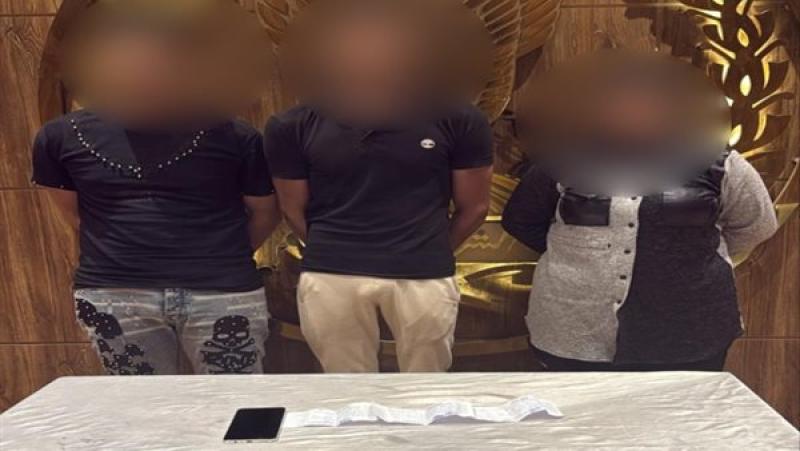 لقاء غرامي ينتهي بكابوس.. حكاية سائق وقع في فخ فتاة وشركائها بالنزهة