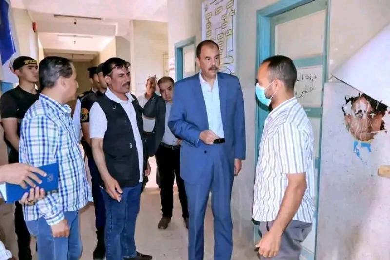 محافظ سوهاج ” استبعاد مدير مركز طب الأسرة بأولاد حمزة وإحالة 11 من العاملين بالمركز للتحقيق