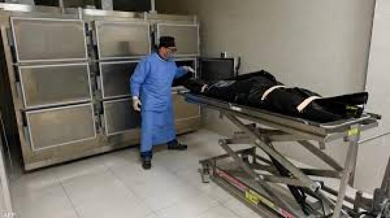 زوج يذبح زوجته وعشيقها عاريين داخل غرفة نومه ويسلم نفسه للشرطة