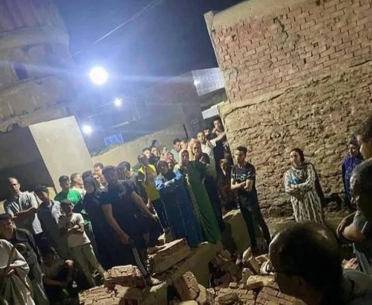 عائلة تهدم مقابر أخرى بسبب خلاف على ملكية أرض في مركز المنصورة