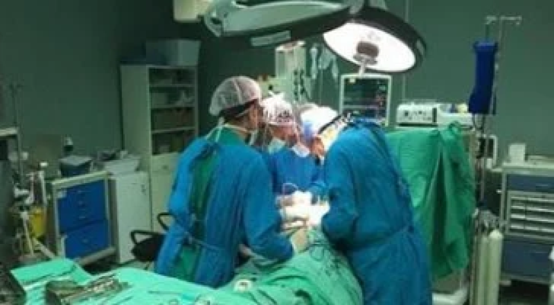إنقاذ شاب مصاب بطعنة نافذة خطيرة بالقلب والرئة بمستشفي الطوارئ بجامعة سوهاج