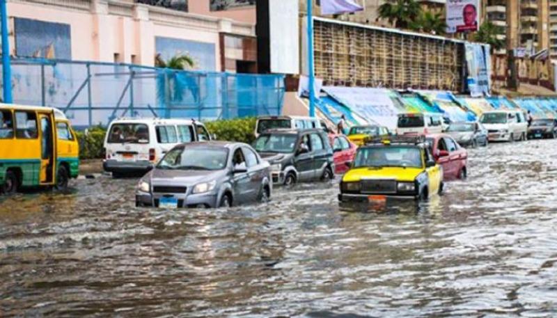 طقس الإسكندرية يضرب بقوة.. أمطار غزيرة وعواصف ورياح شديدة تؤجل الامتحانات وتشعل الطوارئ