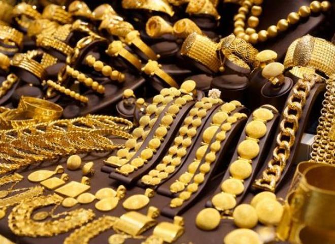 الذهب يشتعل في مصر بعد غارات إسرائيل على إيران وأسعاره تكسر حاجز 5400 جنيه