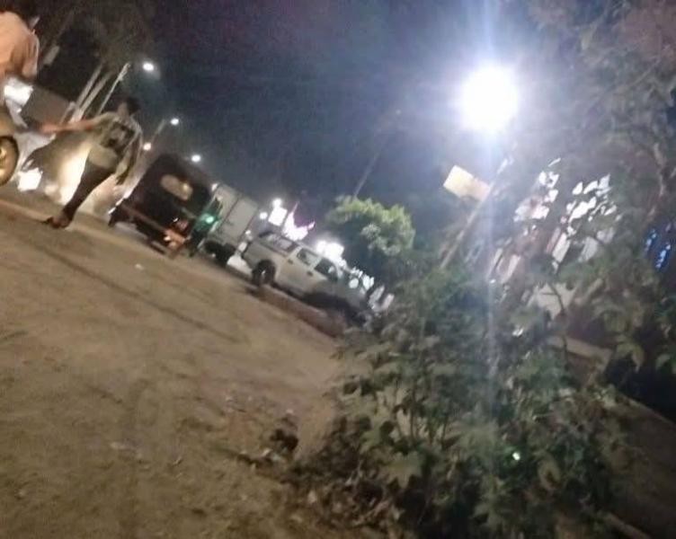 وفاة شاب وإصابة 4 آخرين في حادث تصادم بين توك توك وسيارة نصف نقل على طريق ميت الخولي مؤمن بالدقهلية