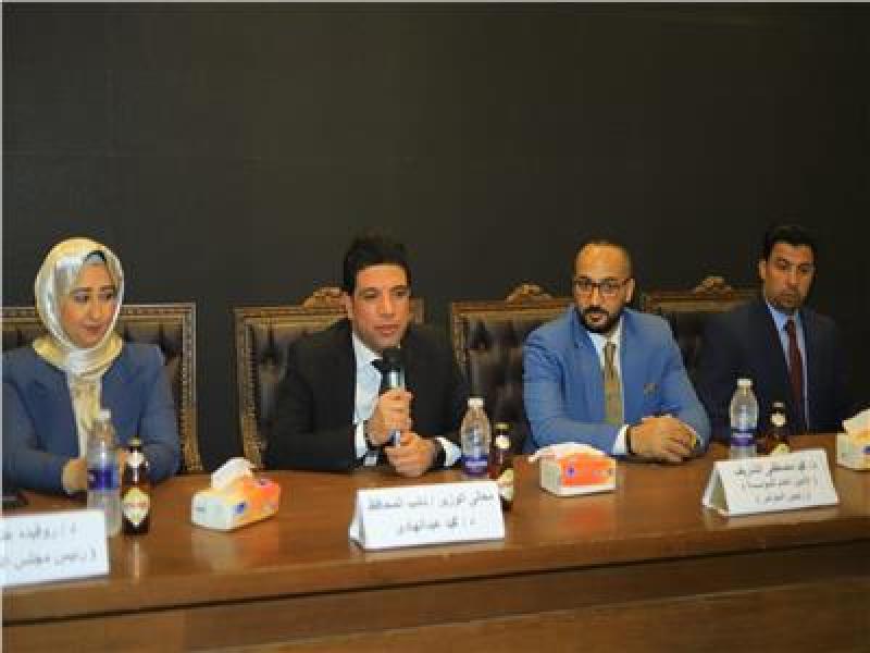 نائب محافظ سوهاج يفتتح أول مؤتمر للذكاء الاصطناعي بمشاركة 1000 شاب