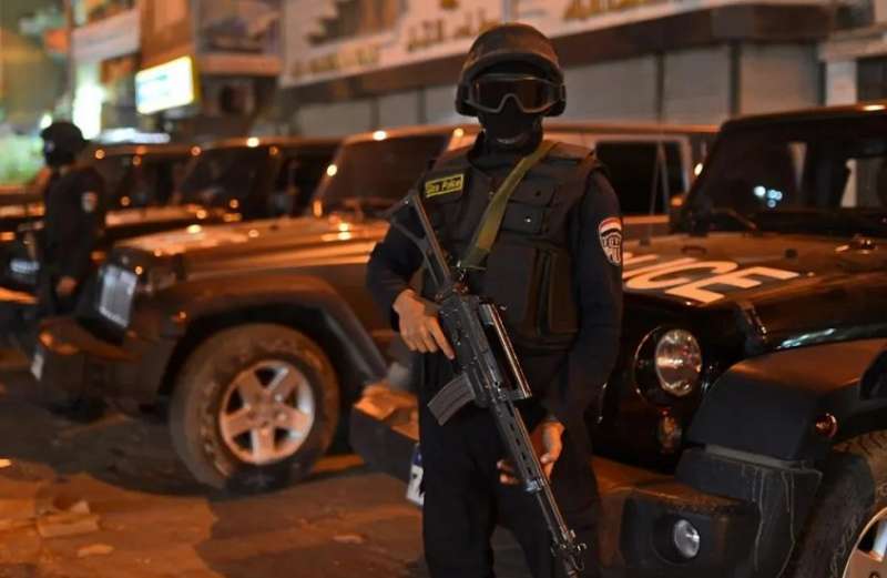 ضبط عاطل يروّج للمخدرات وسط الأقصر وطالبة تسرّب امتحان الفيزياء في أرمنت