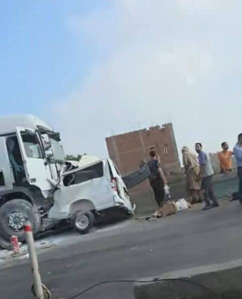 حادث على طريق الخطاطبة.. 14 ضحية في لحظة واحدة بسبب غفوة السائق