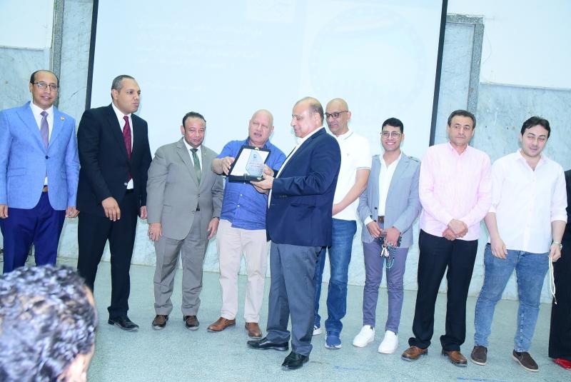مستقبل وطن سوهاج يكرم أبطال الجمهورية فى الألعاب الرياضية ويعقد ندوة توعوية حول التحديات النفسية للشباب